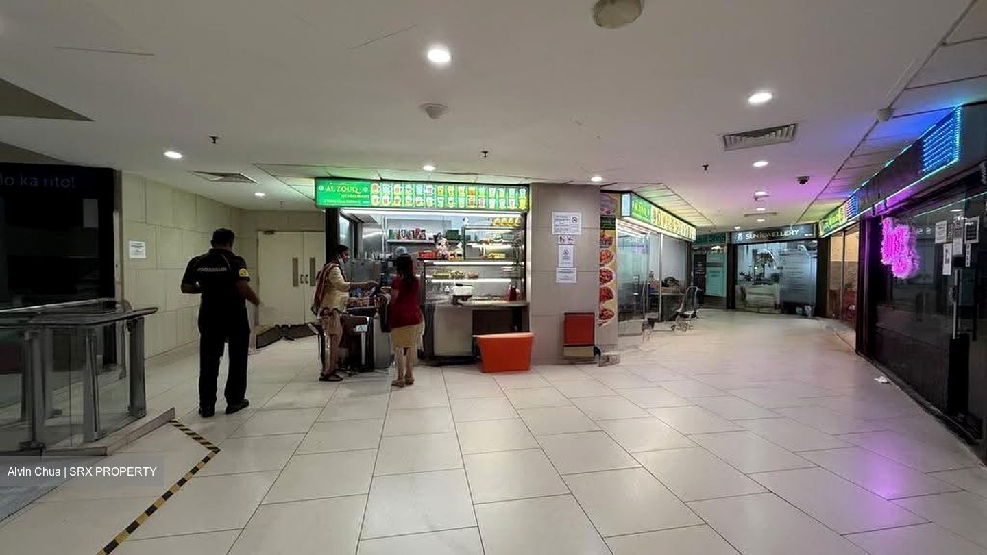 Lucky Plaza (D9), Shop House #634519071